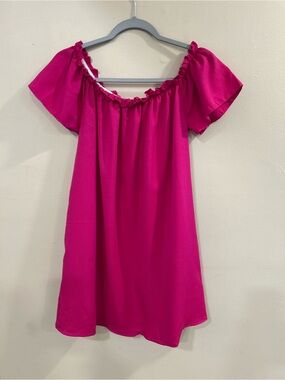 Fuchsia Dress Women’s Size Small
Babydoll dress, Off-Shoulder